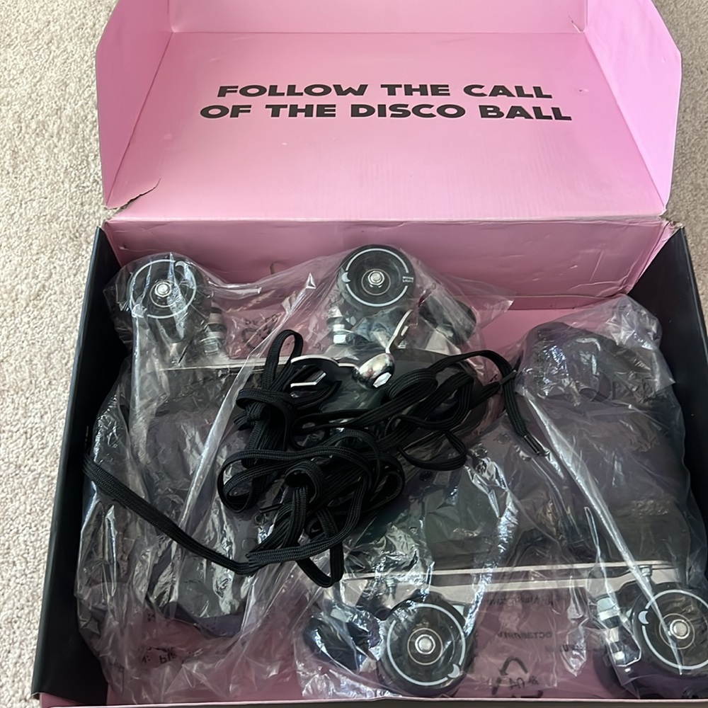 Moonlight Roller The Moon Boot Safety Dance Roller Skates New w Box US 7 (Men’s) - Picture 13 of 16